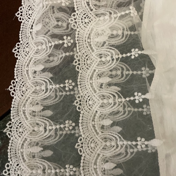 White lace trim skirt - Picture 2 of 2